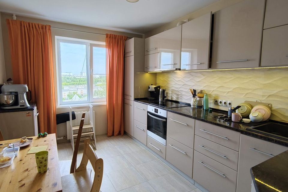 Продаётся 3-комнатная квартира, 72 м²