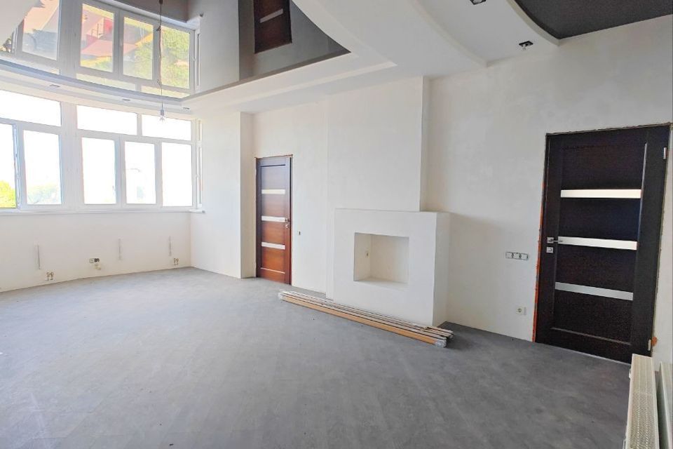 Продаётся 3-комнатная квартира, 98 м²
