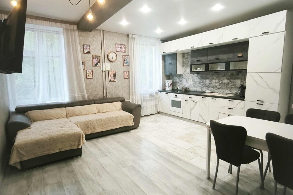 Продаётся 4-комнатная квартира, 75.7 м²