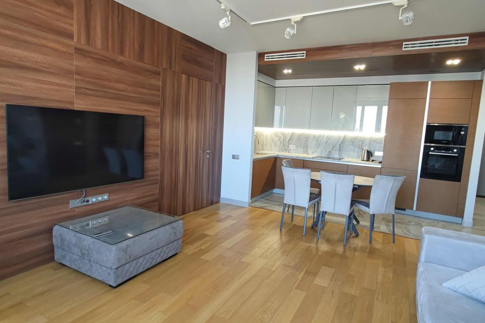 Сдаётся 2-комнатная квартира, 81 м²