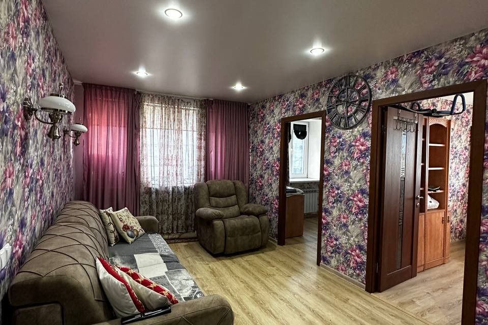 Продаётся 4-комнатная квартира, 61 м²