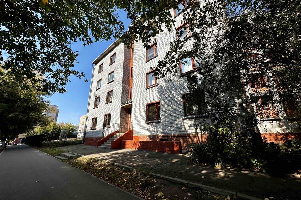 Продаётся 2-комнатная квартира, 105.6 м²