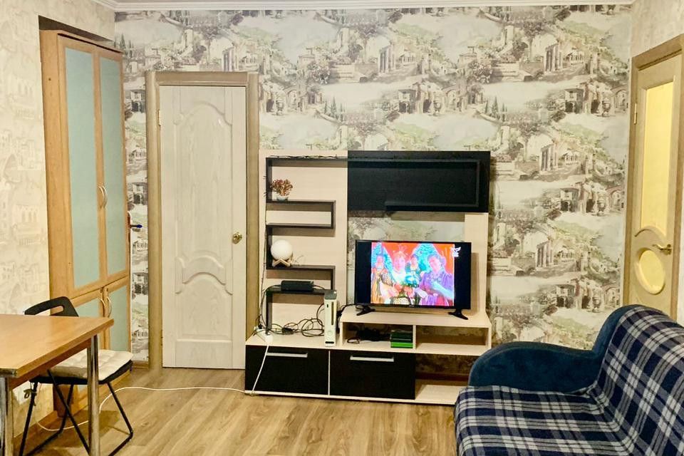 Продаётся комната в 1-комн. квартире, 90 м²