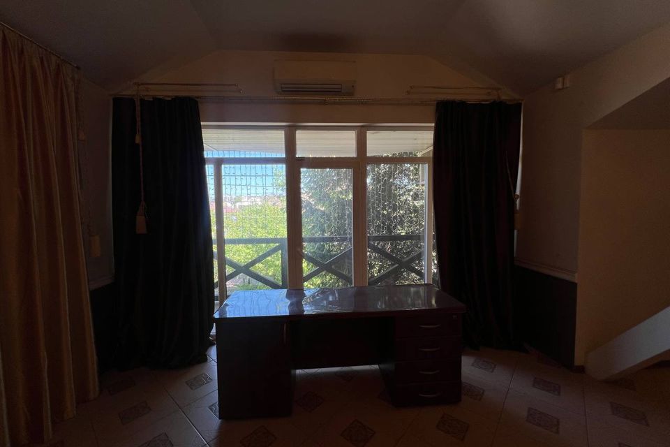 Продаётся 2-этажный дом, 329 м²