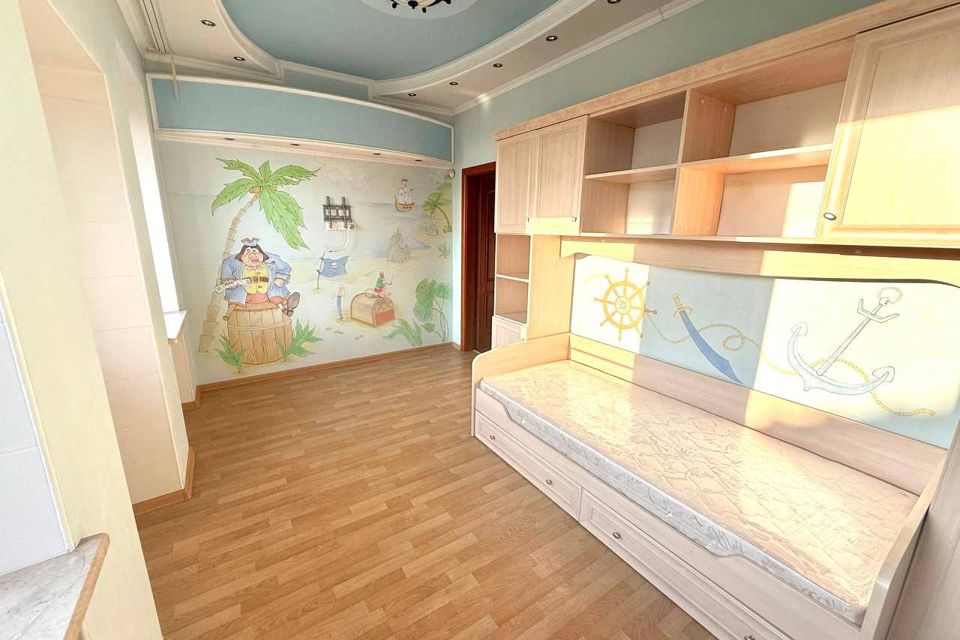 Продаётся 3-этажный дом, 360 м²