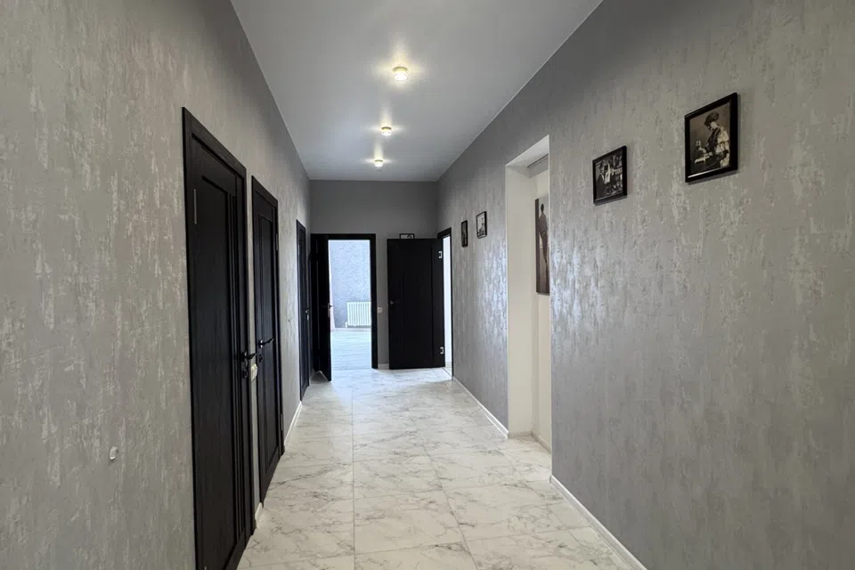 Сдаётся 3-комнатная квартира, 160 м²