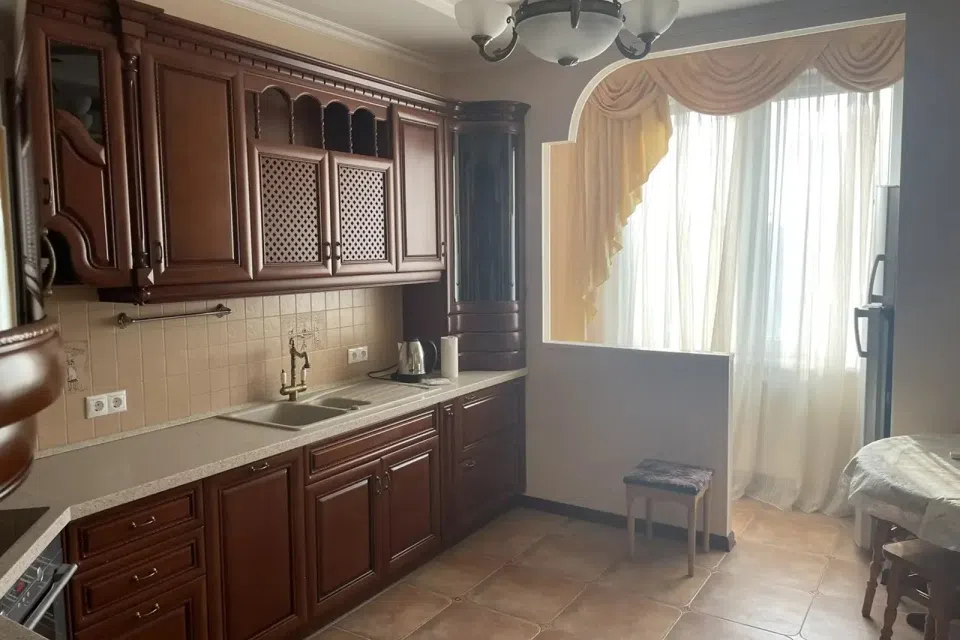 Продаётся 4-комнатная квартира, 124.9 м²