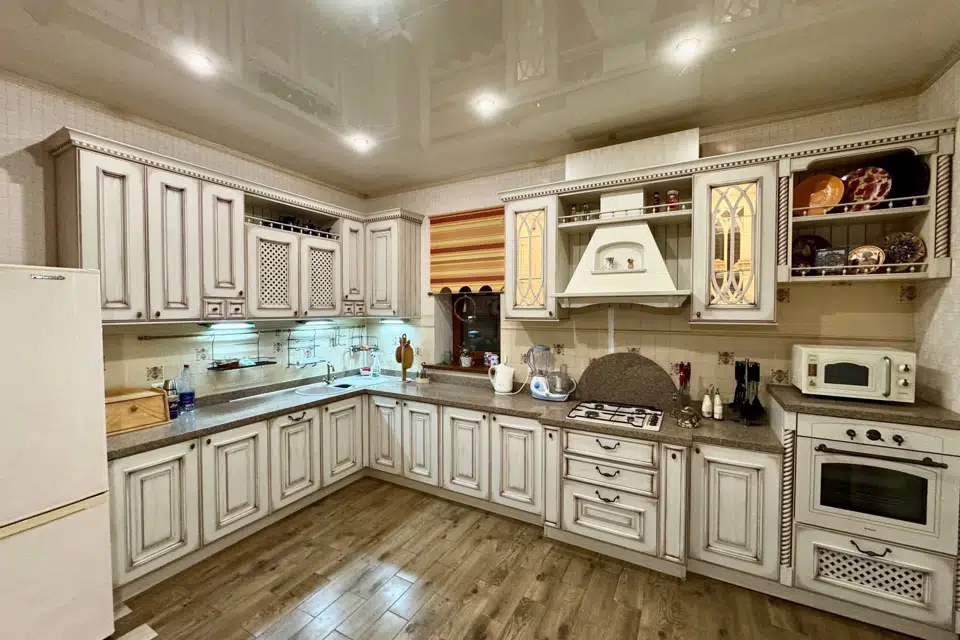 Продаётся 2-этажный дом, 230 м²