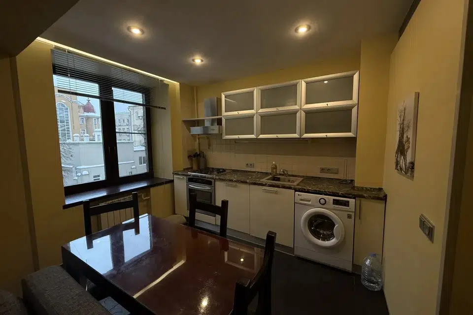 Продаётся 1-комнатная квартира, 56 м²