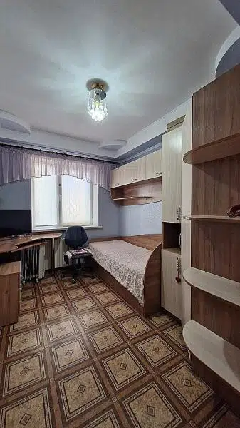 Продаётся 4-комнатная квартира, 68 м²