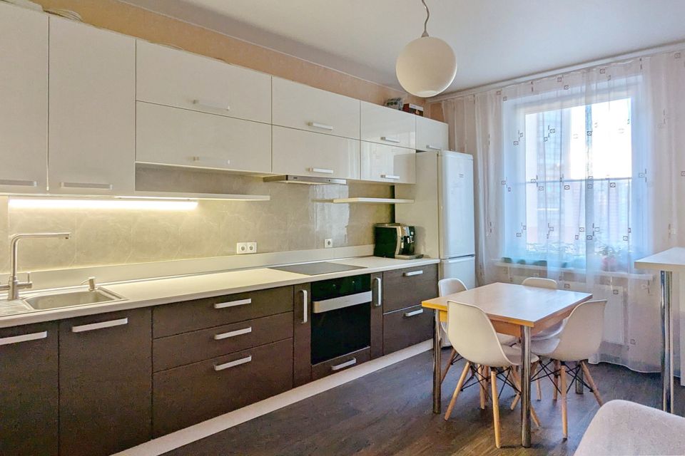 Продаётся 2-комнатная квартира, 77.1 м²