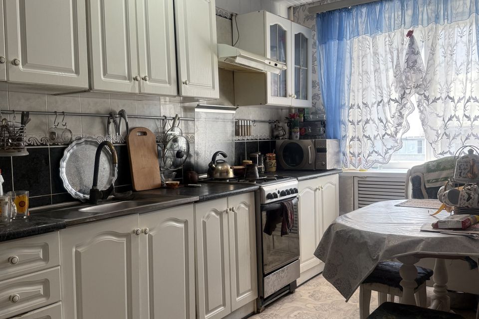 Продаётся 4-комнатная квартира, 76 м²