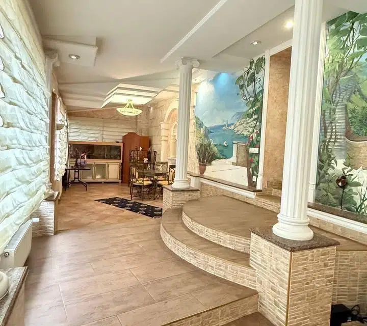 Продаётся 2-этажный дом, 300 м²