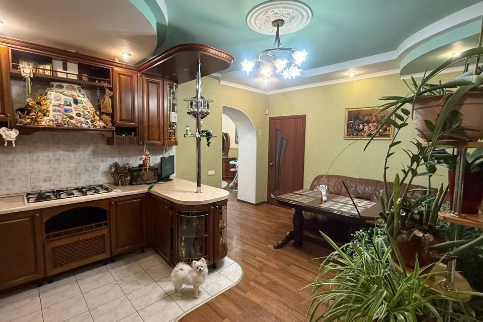 Продаётся 2-этажный дом, 350 м²