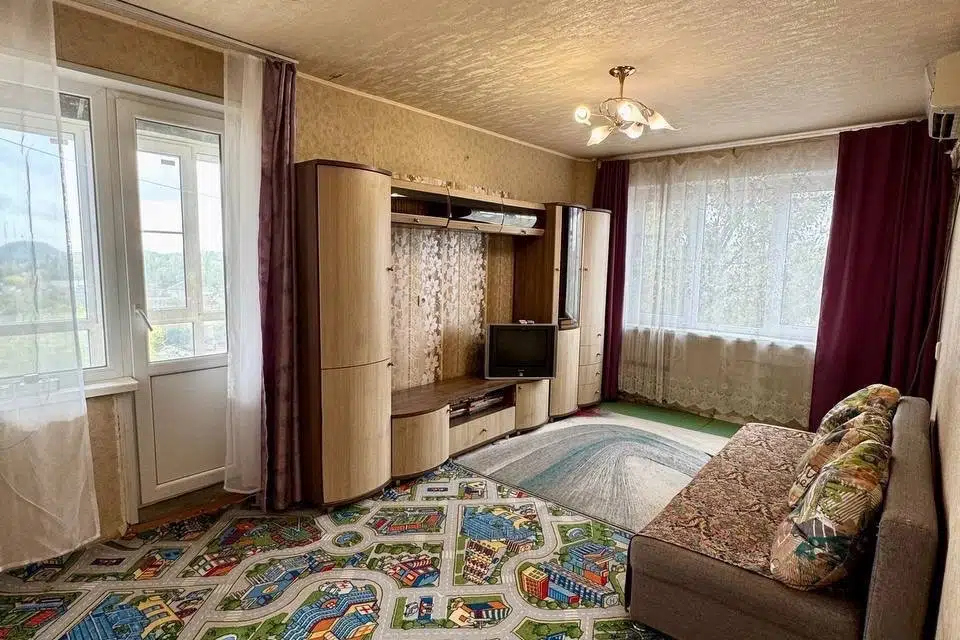 Продаётся 3-комнатная квартира, 60 м²