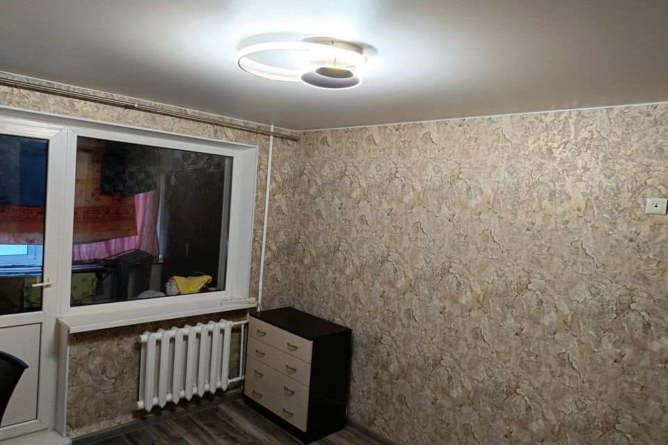 Продаётся 3-комнатная квартира, 55.9 м²