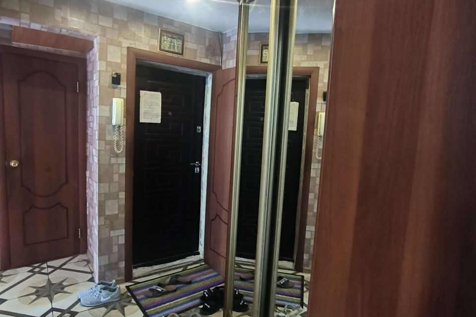 Продаётся 4-комнатная квартира, 59.9 м²