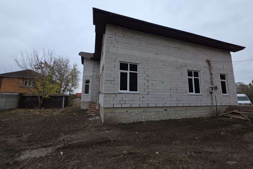 Продаётся 2-этажный дом, 270 м²