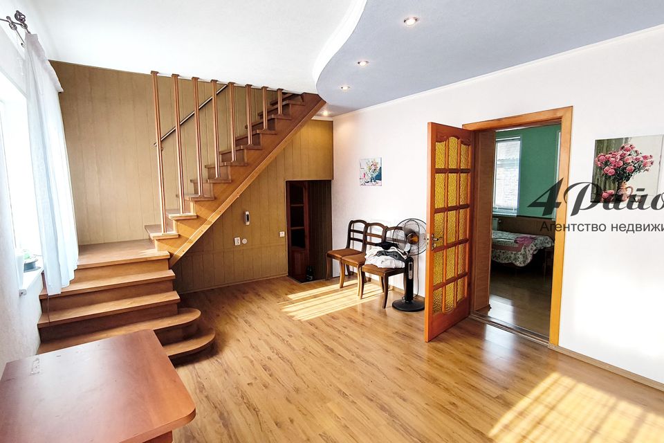 Продаётся 2-этажный дом, 170 м²