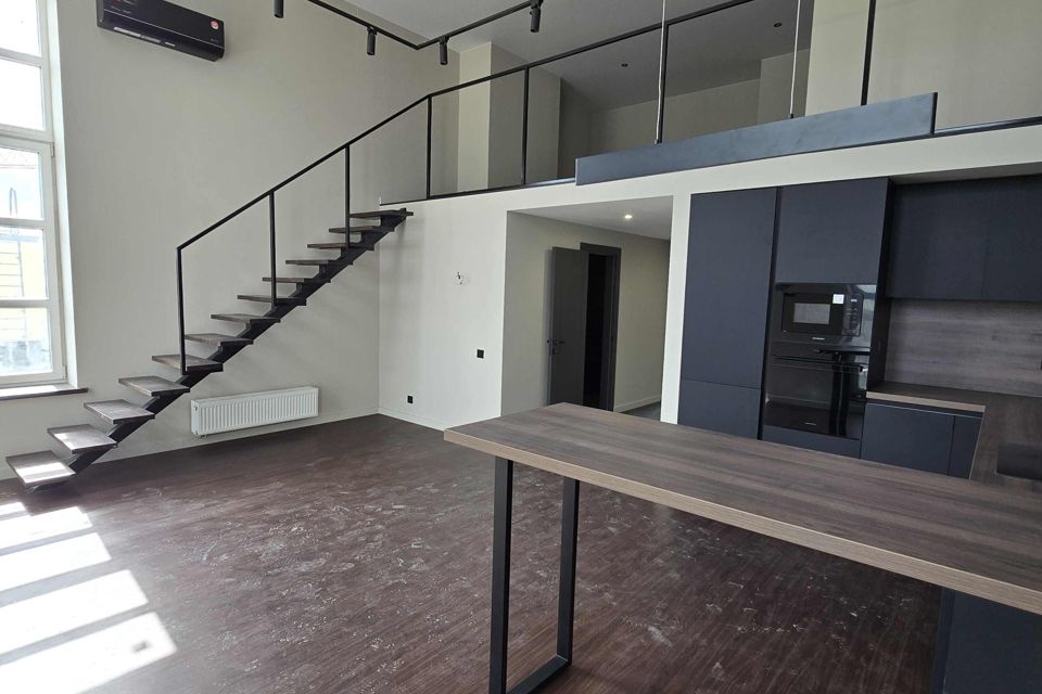 Продаётся 2-комнатная квартира, 90 м²