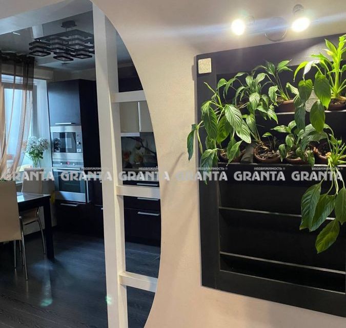 Продаётся 3-комнатная квартира, 61.4 м²