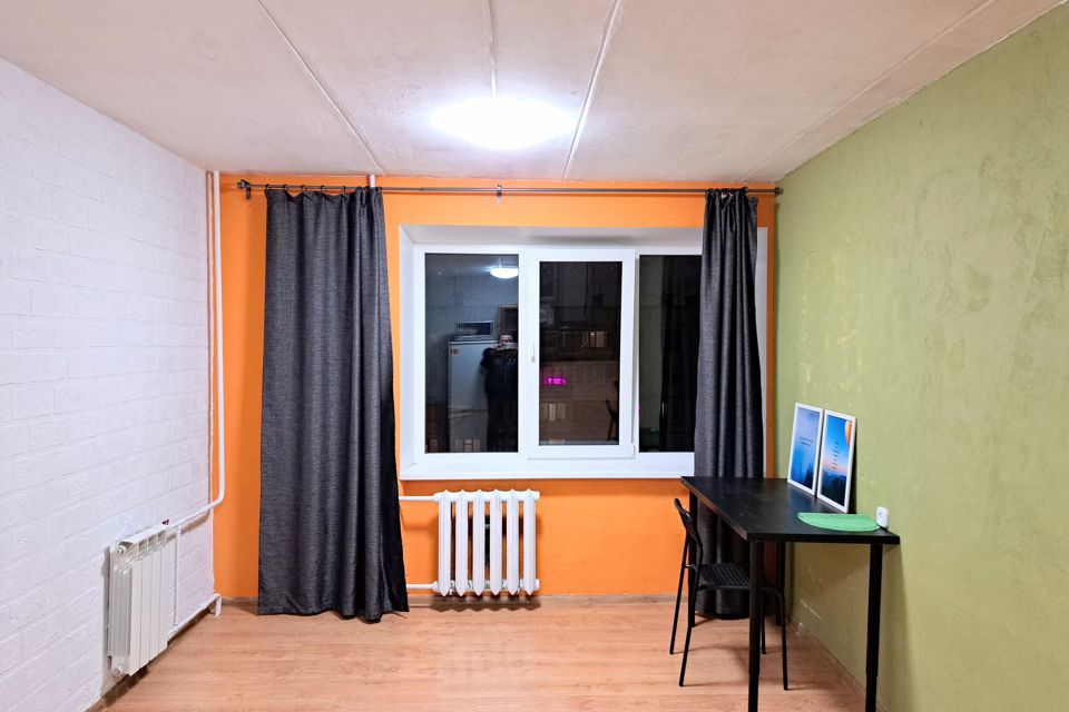 Продаётся комната в 5-комн. квартире, 16.9 м²
