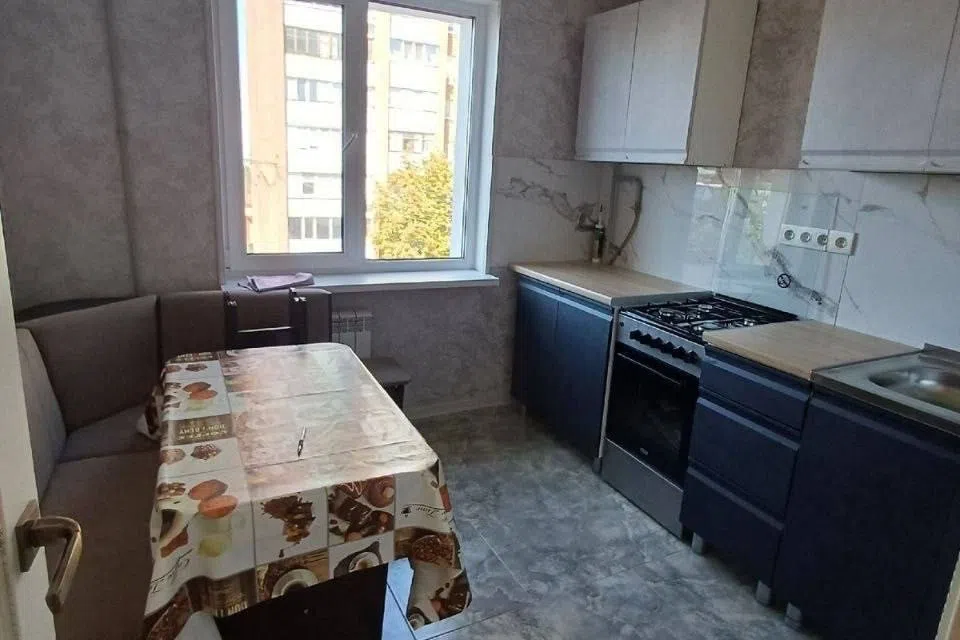 Сдаётся 2-комнатная квартира, 55 м²