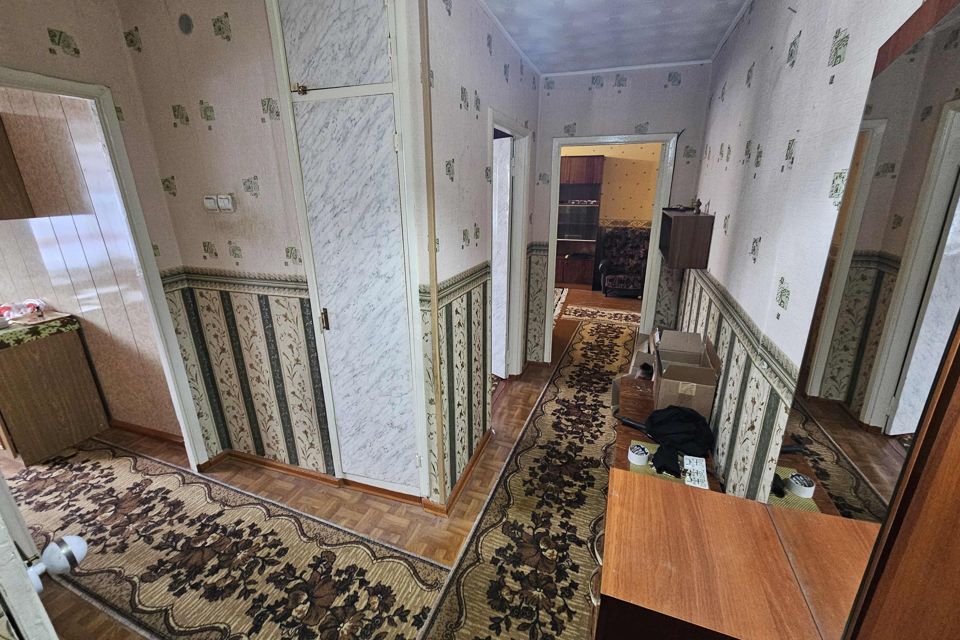 Продаётся 3-комнатная квартира, 56.9 м²