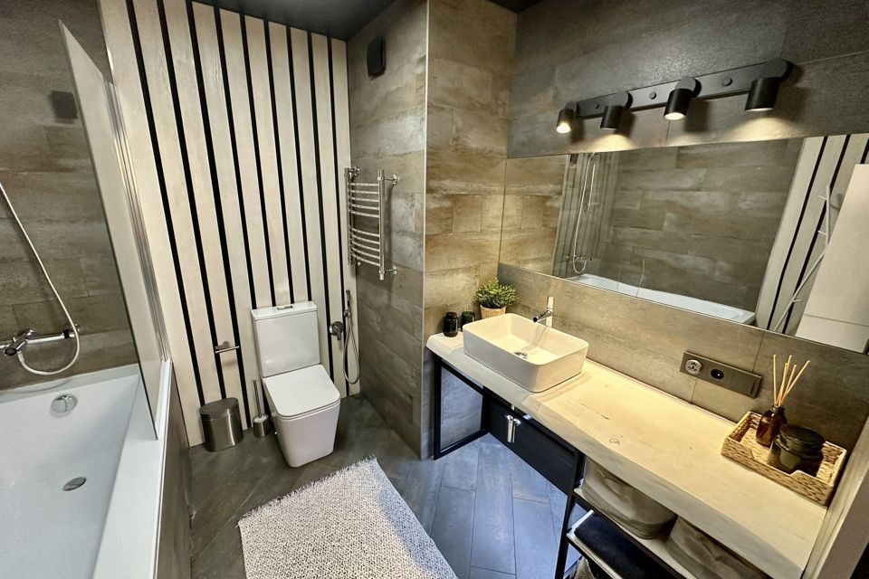 Продаётся 2-комнатная квартира, 55 м²