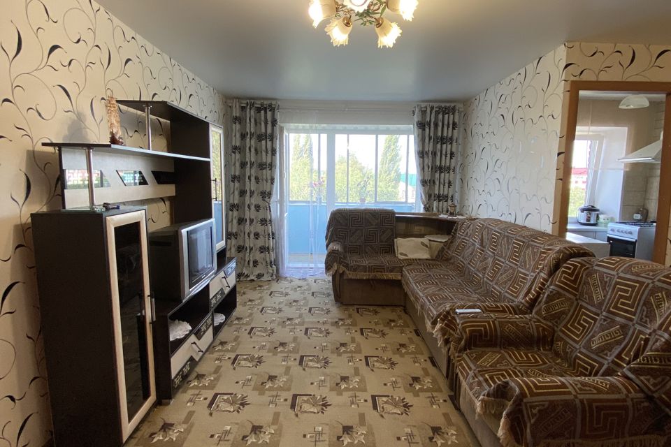 Продаётся 3-комнатная квартира, 57.3 м²