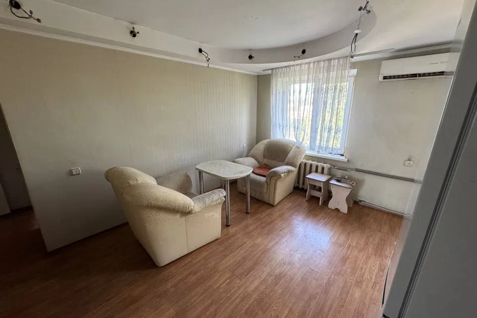 Продаётся 3-комнатная квартира, 6 м²