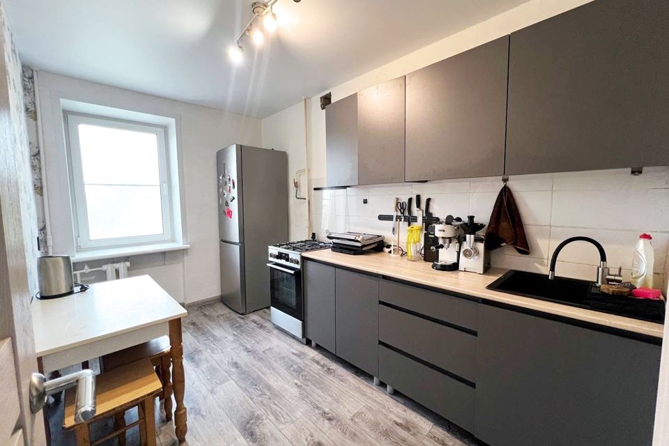 Продаётся 3-комнатная квартира, 61.8 м²