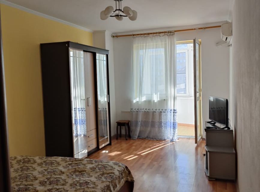 Продаётся 1-комнатная квартира, 58 м²