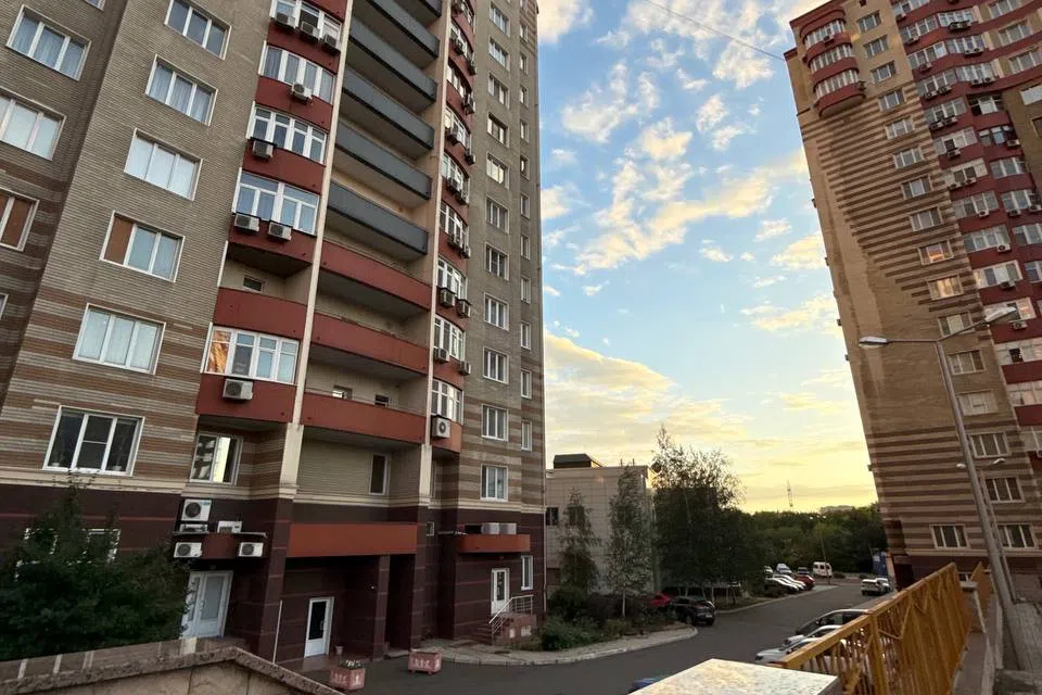 Продаётся 3-комнатная квартира, 130 м²