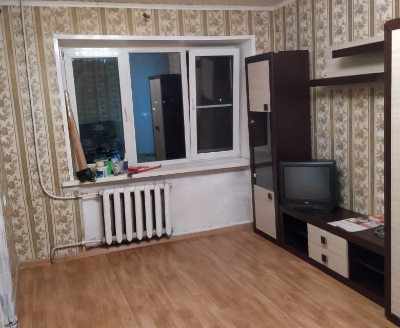 Продаётся 4-комнатная квартира, 61.4 м²