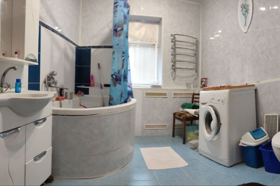 Продаётся 2-этажный дом, 400 м²