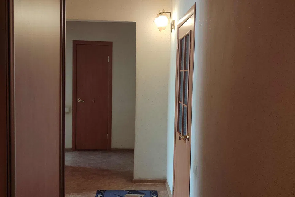 Продаётся 4-комнатная квартира, 82 м²