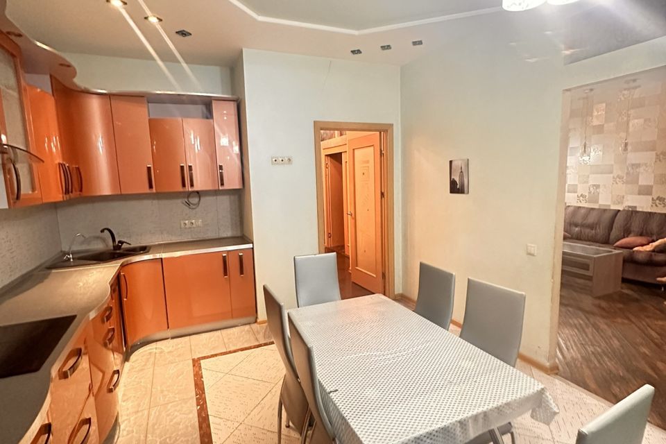 Продаётся 3-комнатная квартира, 109.7 м²