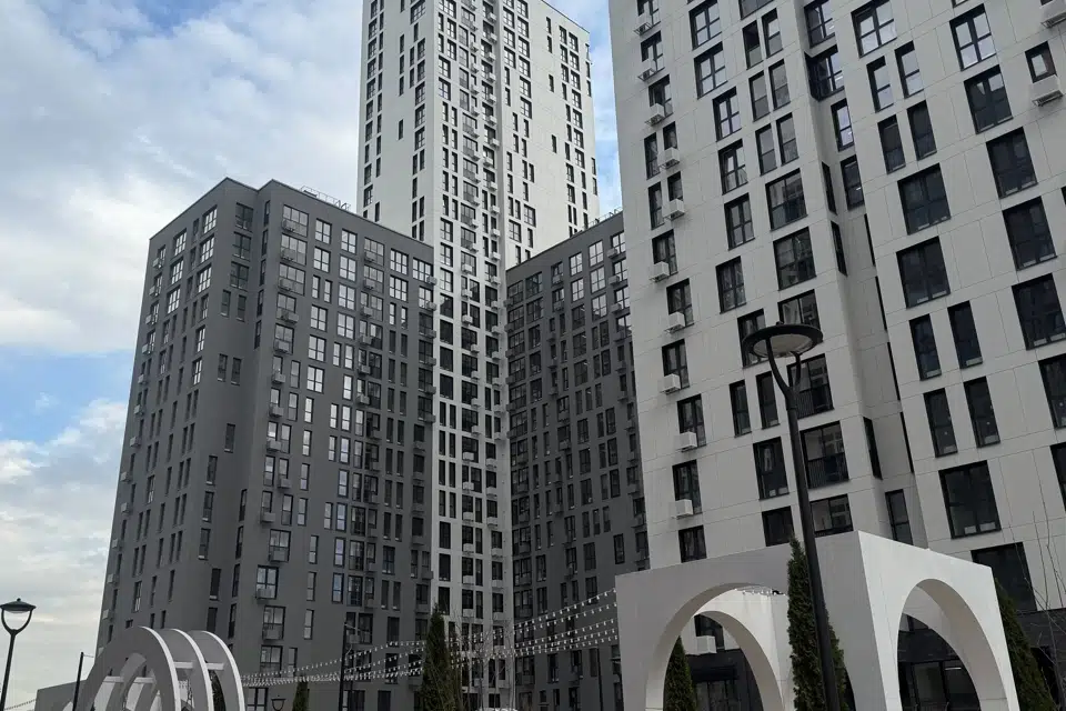 Продаётся 4-комнатная квартира, 100 м²