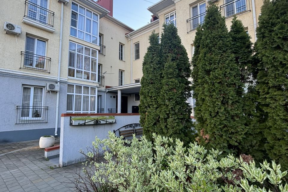 Продаётся 1-комнатная квартира, 61.3 м²