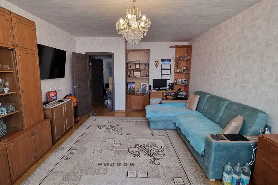 Продаётся 4-комнатная квартира, 111.2 м²