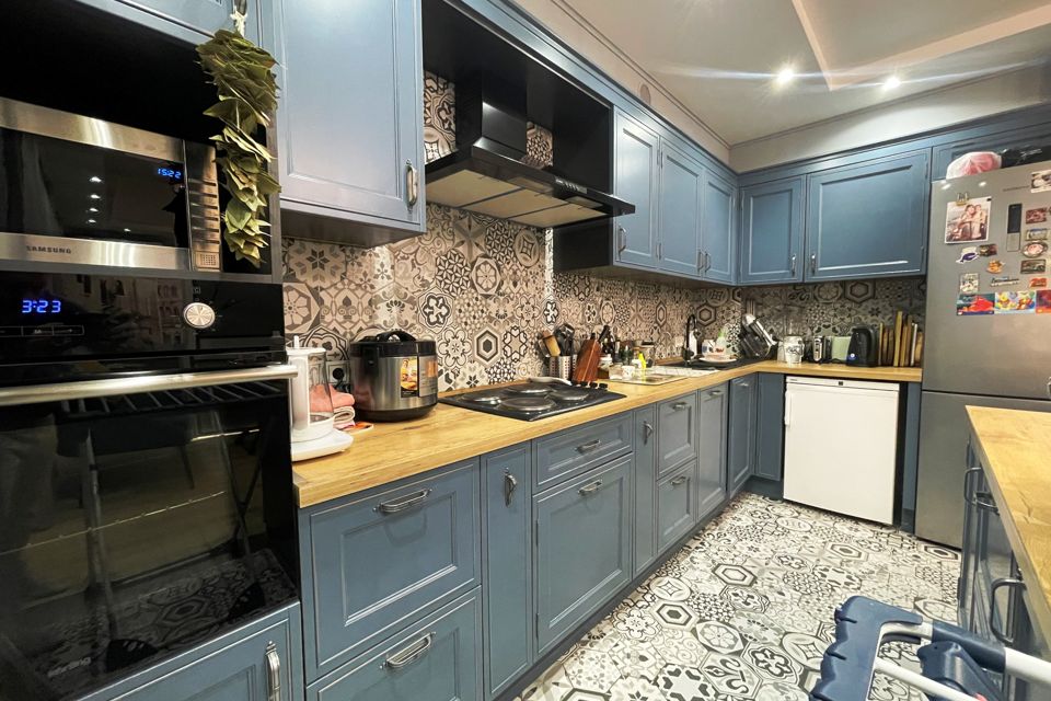 Продаётся 3-комнатная квартира, 114 м²