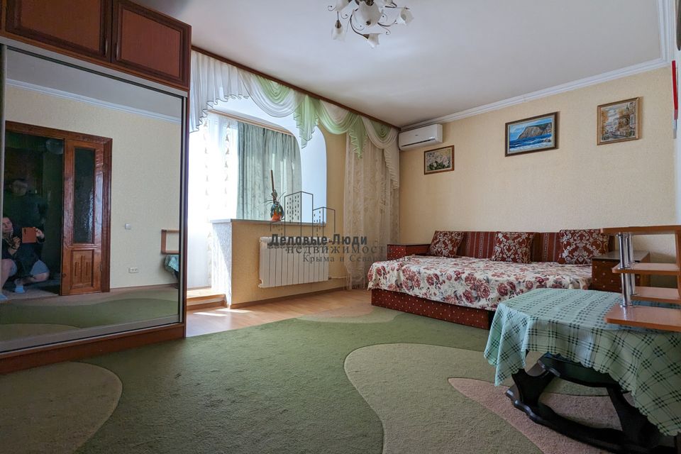 Продаётся 1-комнатная квартира, 37.4 м²