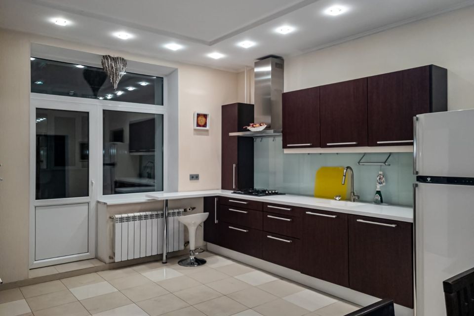 Продаётся 4-комнатная квартира, 135.1 м²