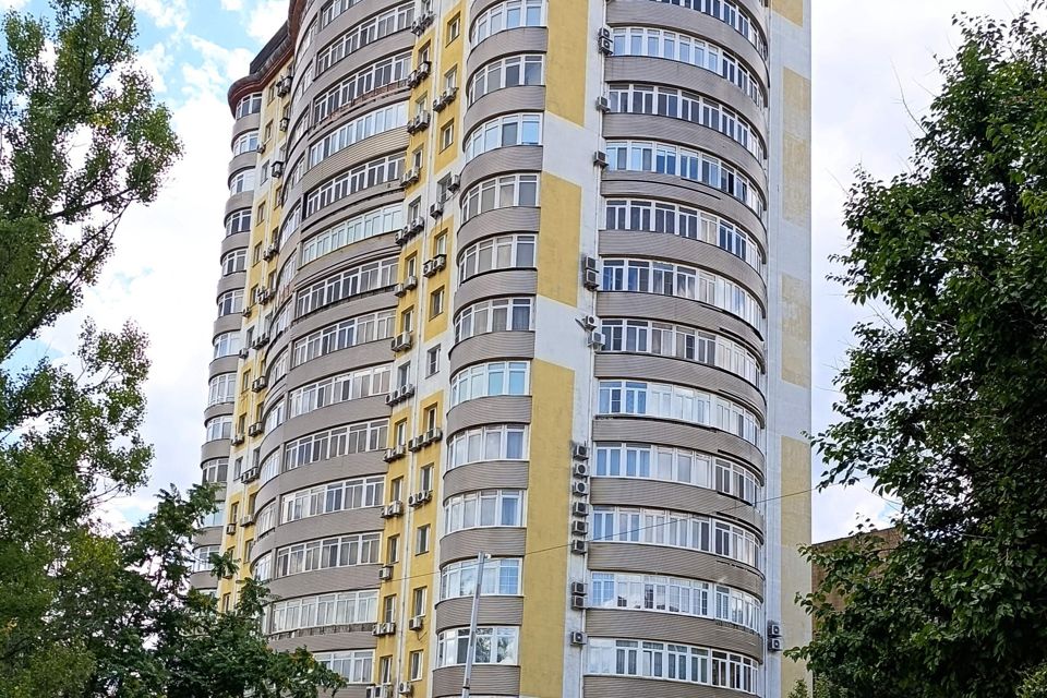 Продаётся 4-комнатная квартира, 154 м²