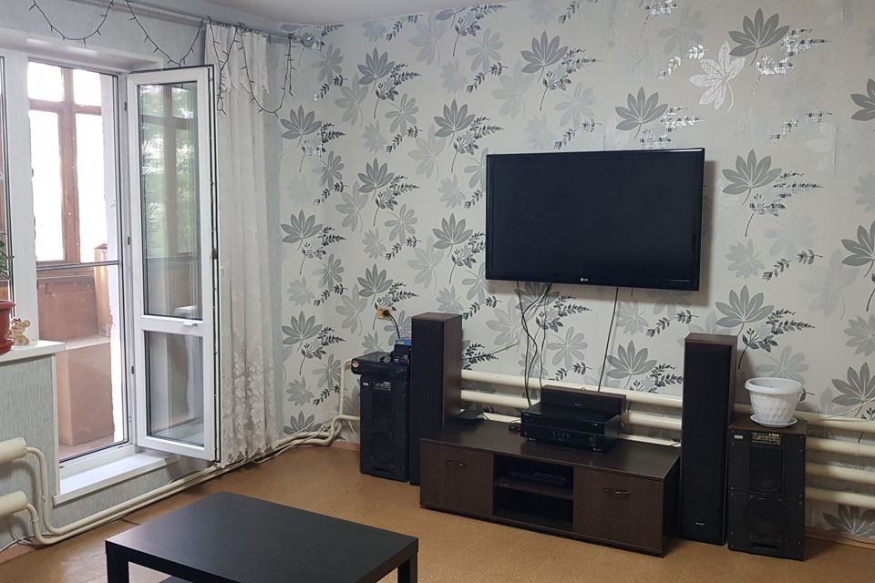 Продаётся 4-комнатная квартира, 74 м²