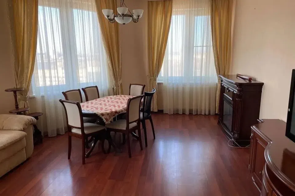 Продаётся 4-комнатная квартира, 124.9 м²