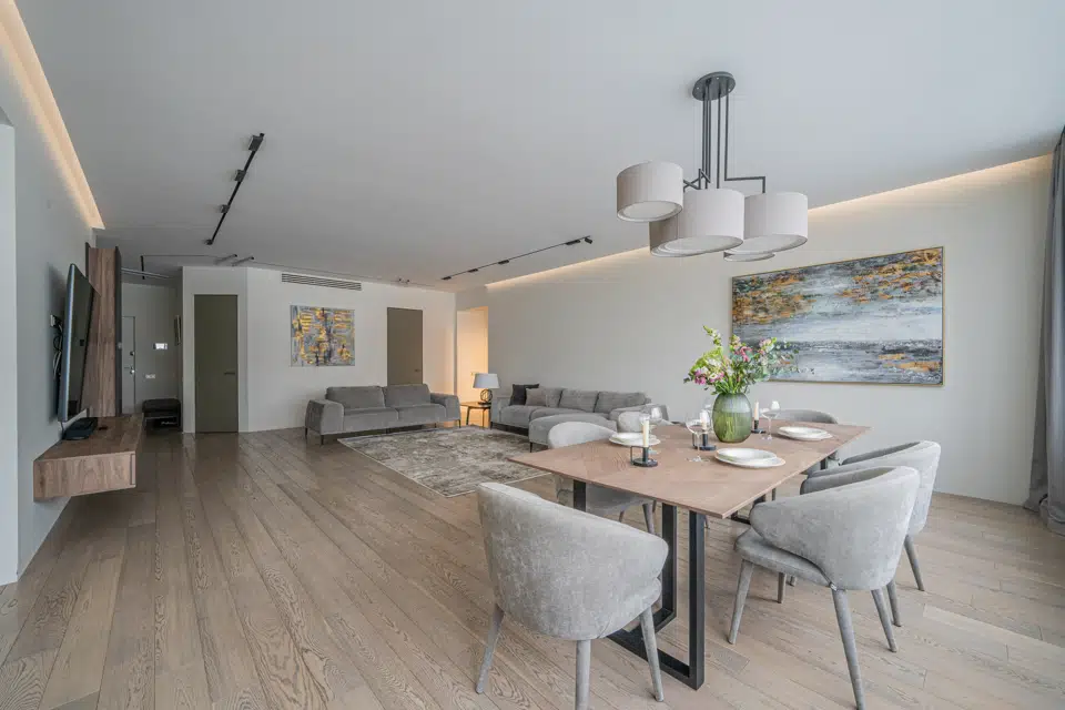 Продаётся 4-комнатная квартира, 187.2 м²