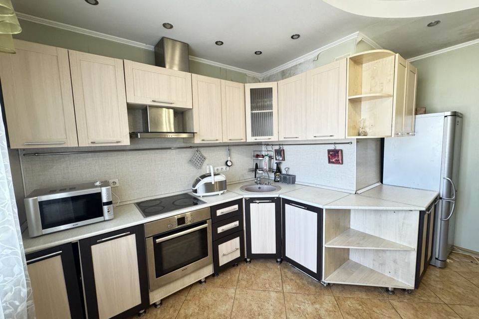 Продаётся 4-комнатная квартира, 81.9 м²
