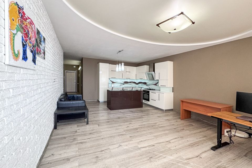 Продаётся 2-комнатная квартира, 79.6 м²